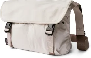Bellroy Cinch Messenger (12 liter lightweight shoulder bag, water-resistant fabric, effortless organization) - Oat