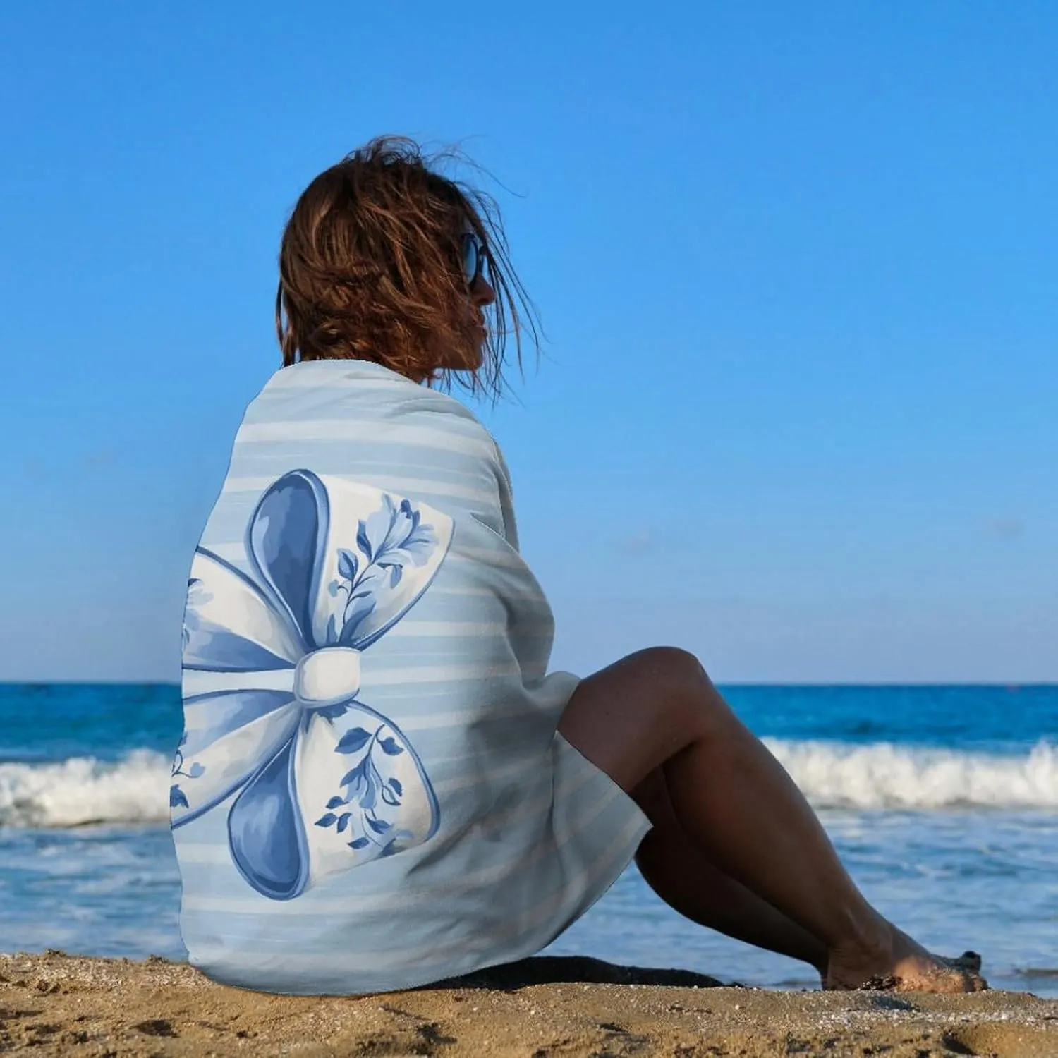 Blue and White Chinoiserie Bow Beach Towel Sand Free Microfiber Large Shower Towels Multipurpose Absorbent for Bathroom Pool 52x32 Inch