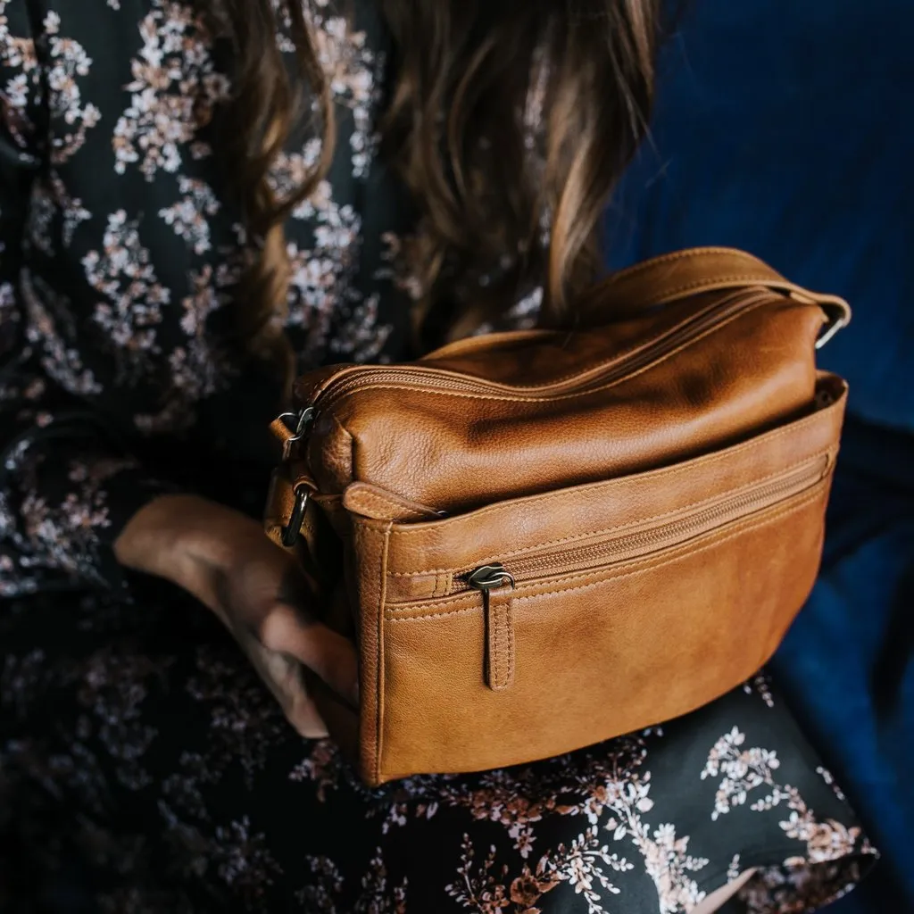 Dusky Robin - Alexa Bag - Tan