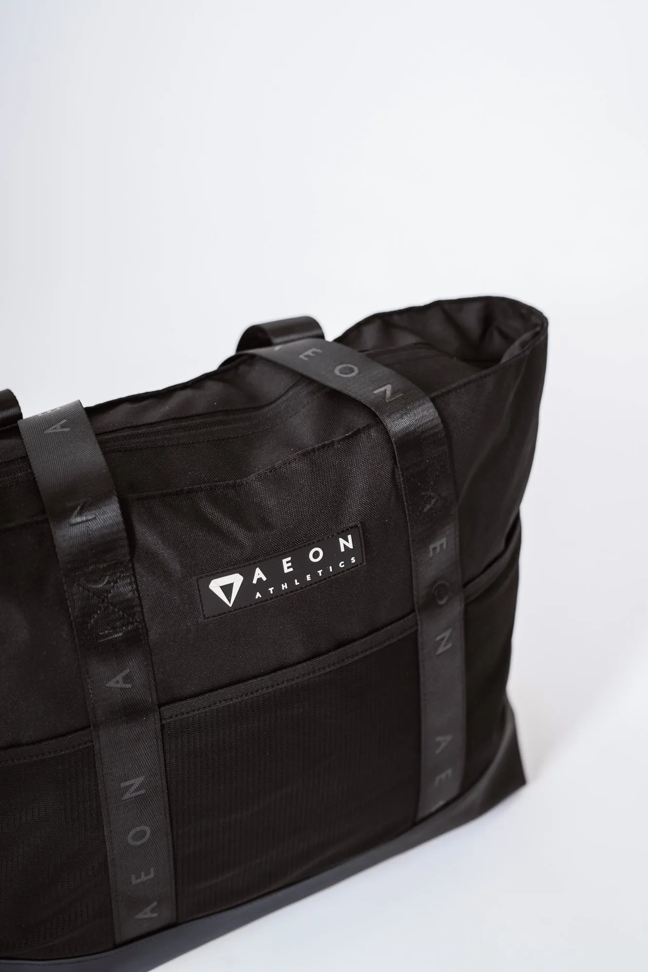 ELEVATE TOTE BAG