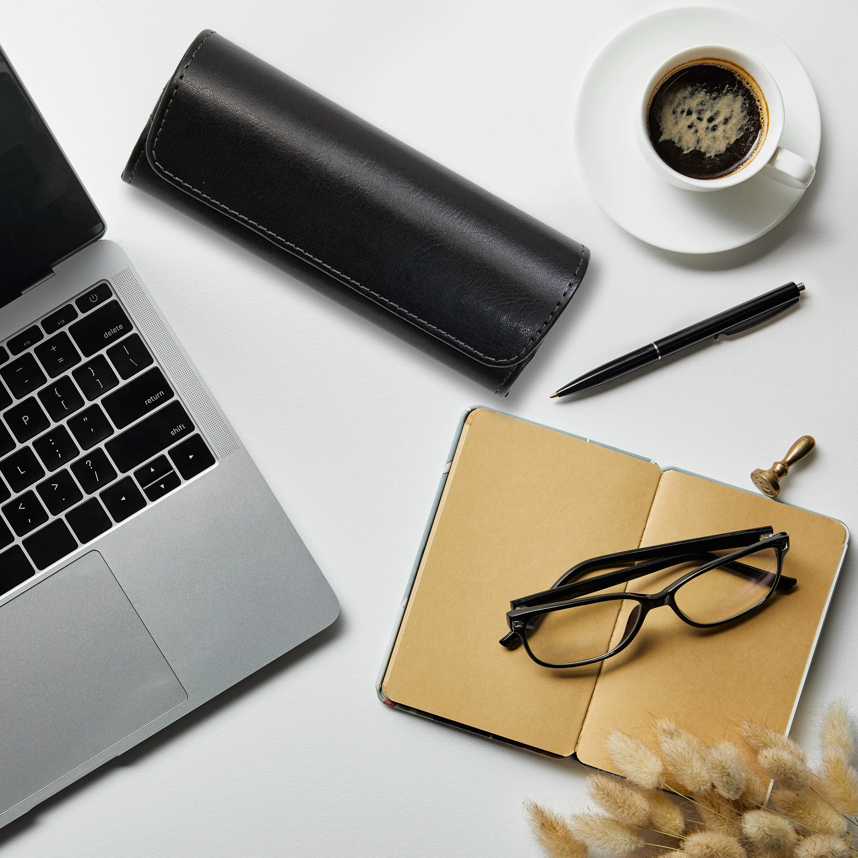 Hard Reading Glasses Case with Belt Clip - Durable and Convenient Protection