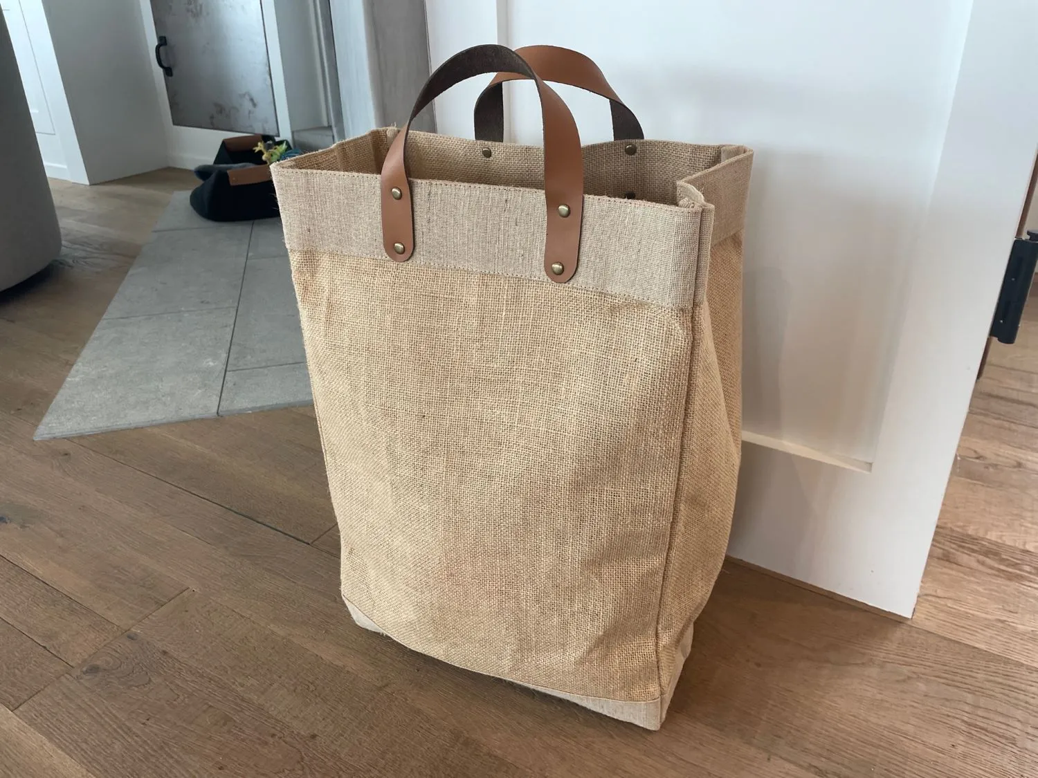 Large Burlap Tote Bags With Leather Handles & Inner Pocket (13" x 8" x 18") - 100% Natural Jute