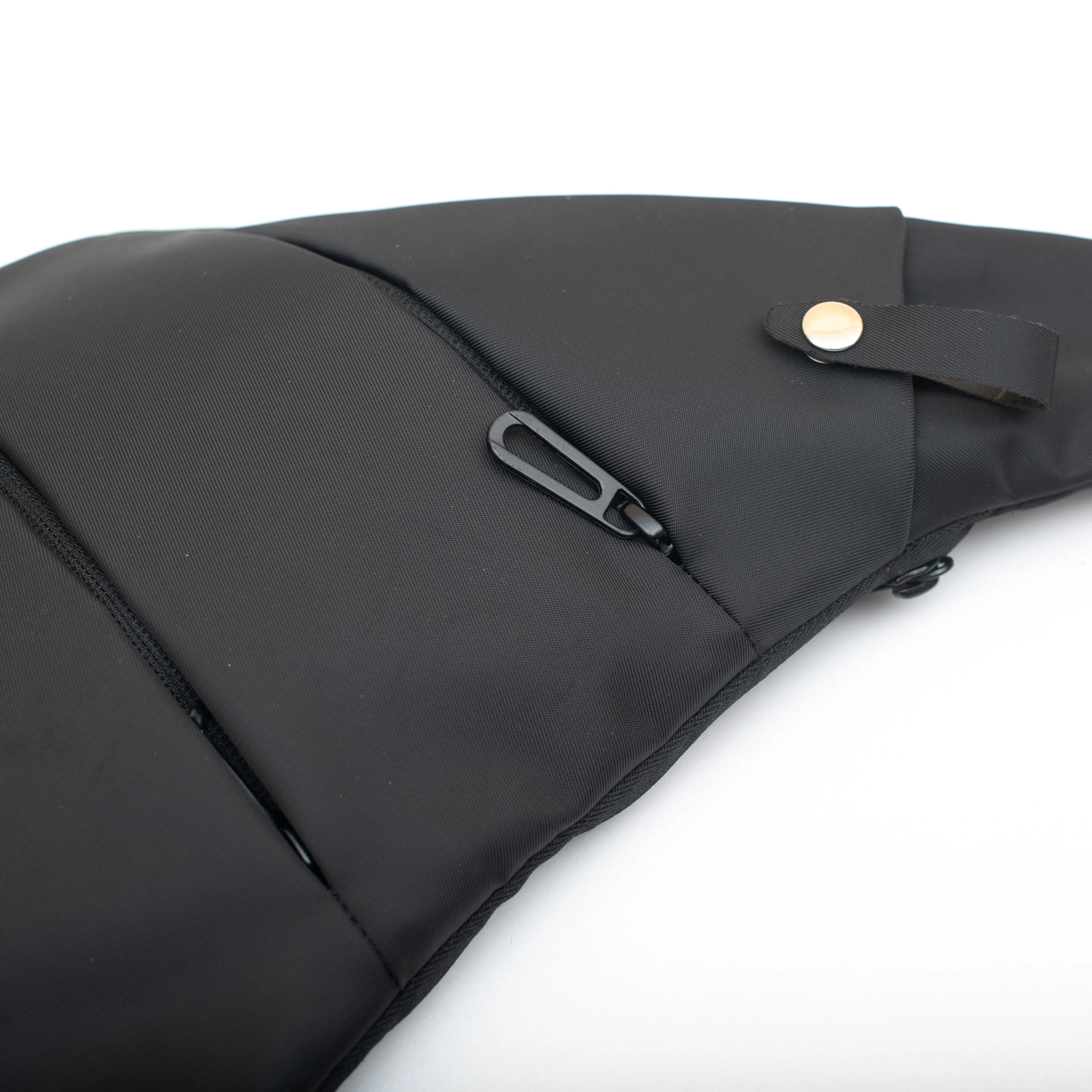 Oblique Columbus Sling Bag: 1N