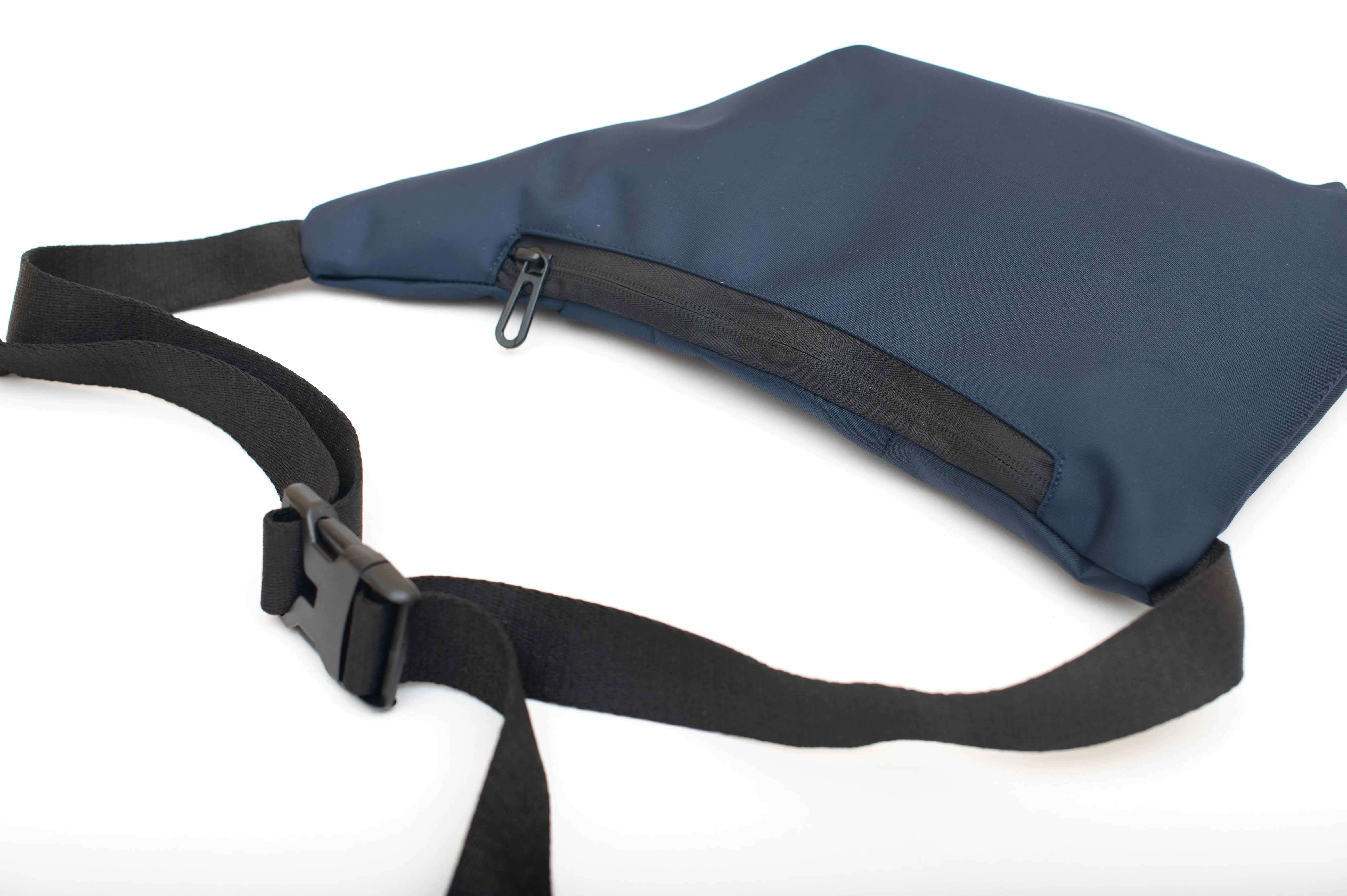 Oblique Columbus Sling Bag: 1N