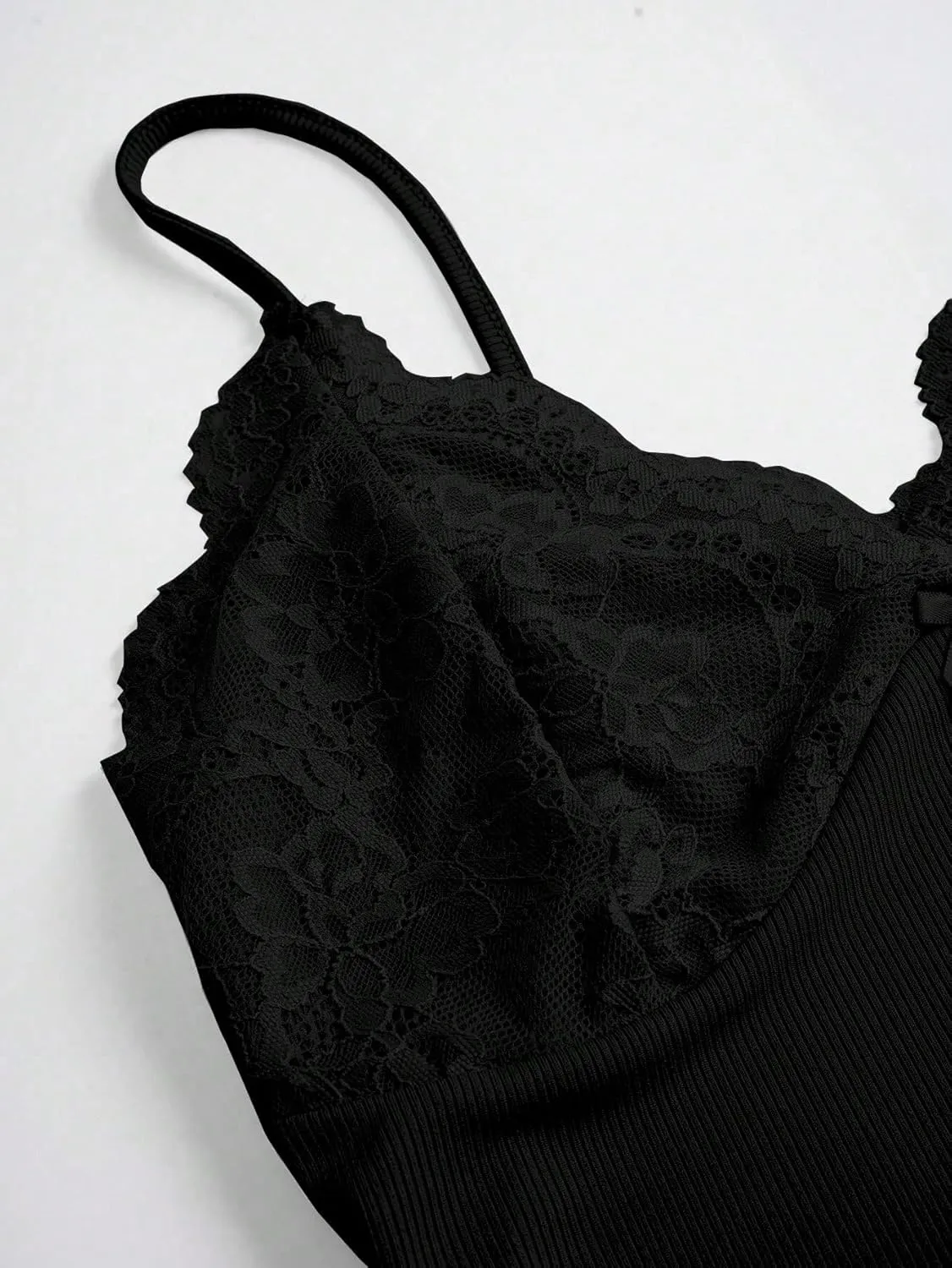 SOLY HUX Women's Lace Trim Camisole Summer V Neck Spaghetti Strap Slim Fit Going Out Cami Tops