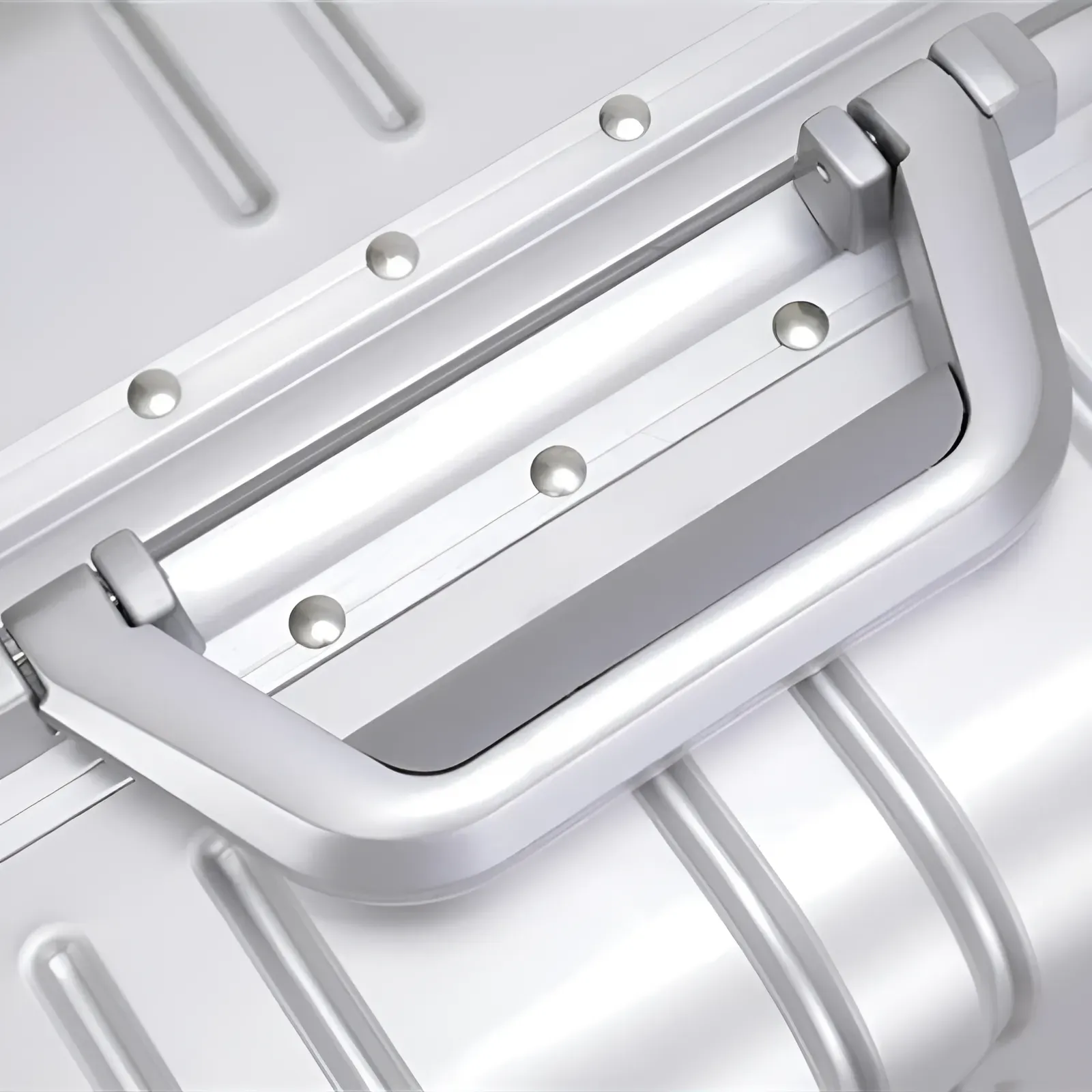 The Explorer Aluminum Suitcase Olive
