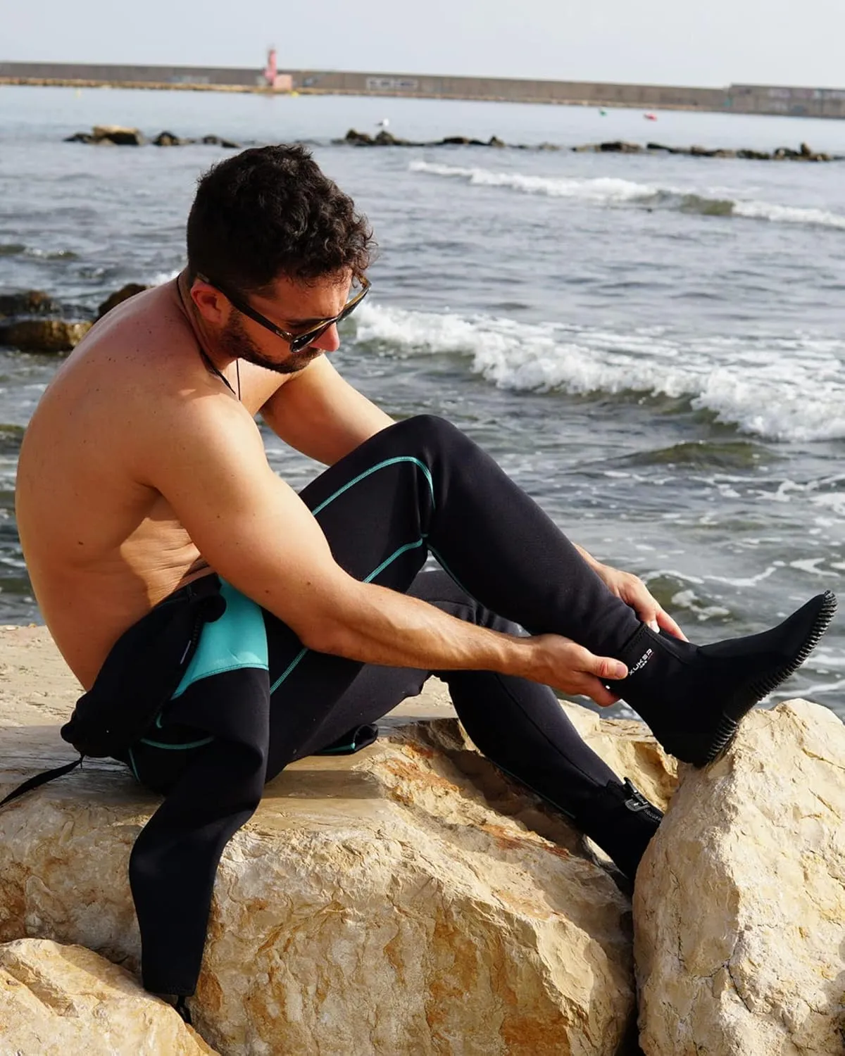 XUKER Neoprene Diving Boots, 3mm 5mm Water Shoes Glued Blind Stitched Wetsuit Booties Adult Men Women with Anti-Slip Rubber Sole Side Zipper